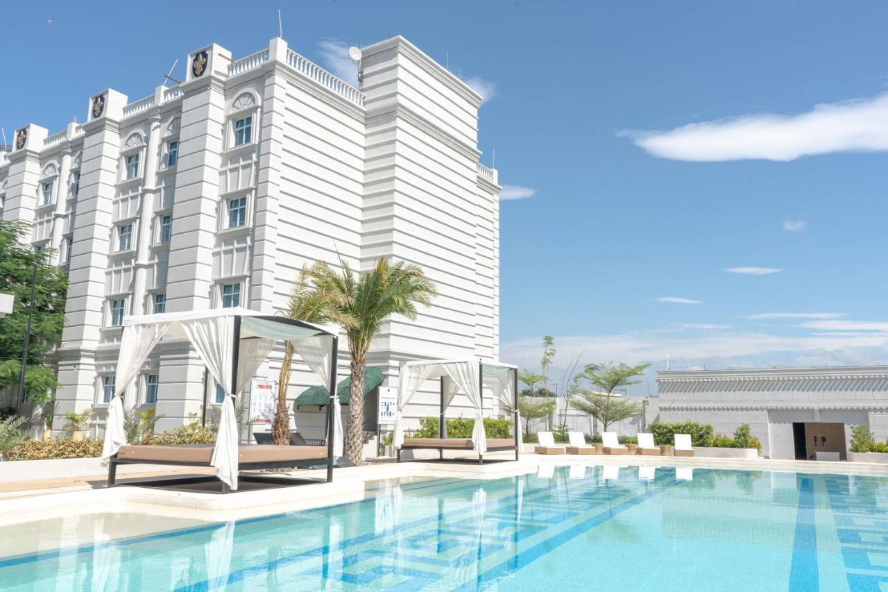 เดอะ โมนาร์ค โฮเต็ล Hotel Calasiao ภายนอก รูปภาพ