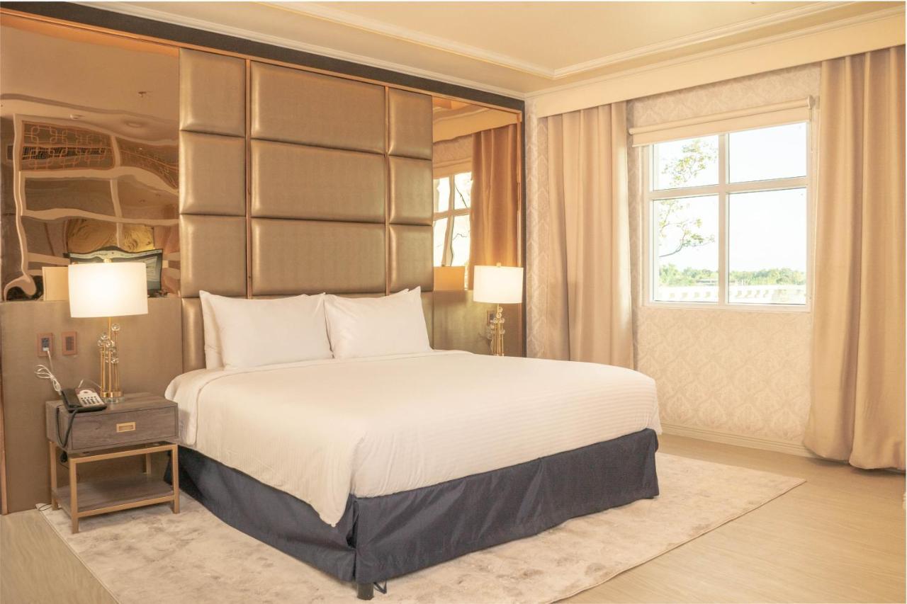 เดอะ โมนาร์ค โฮเต็ล Hotel Calasiao ภายนอก รูปภาพ