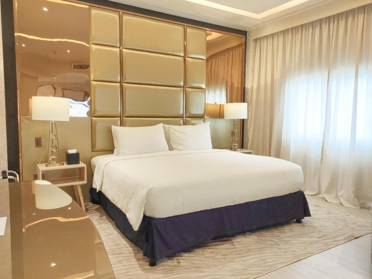 เดอะ โมนาร์ค โฮเต็ล Hotel Calasiao ภายนอก รูปภาพ