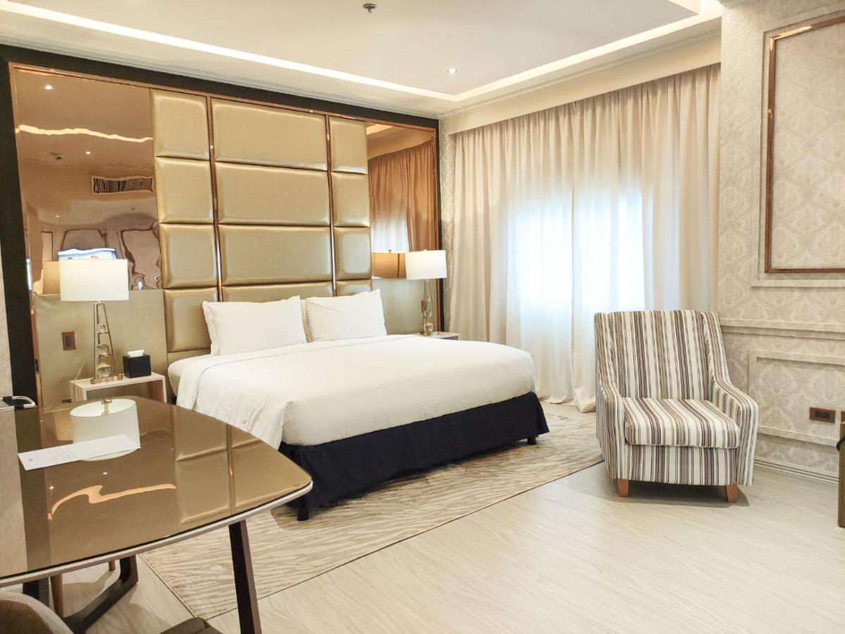 เดอะ โมนาร์ค โฮเต็ล Hotel Calasiao ภายนอก รูปภาพ
